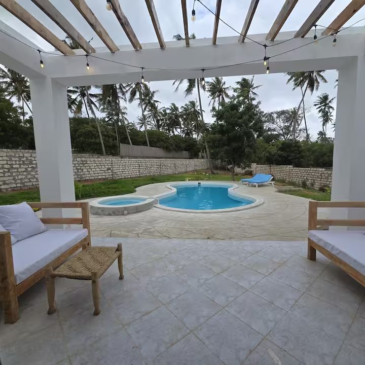 Outdoor lounge
