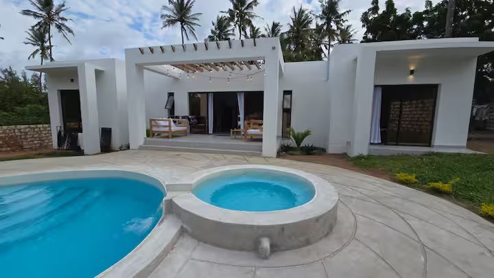 Private Pool & Spa Pool
